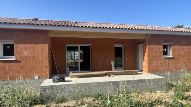 Vic-Fezensac. 200 m². 4 chambres. Moins de 3 semaines.